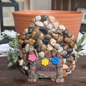 Hand crafted rustic farmhouse Stone fairy garden Flower Pot with Welcome Sign